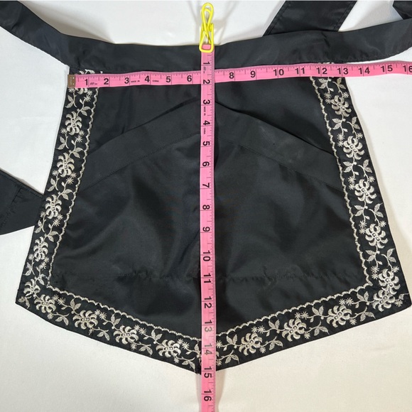 Vintage Queen Brand by Gruen Co. Cocktail Hostess Half Embroidered Apron - Picture 16 of 16